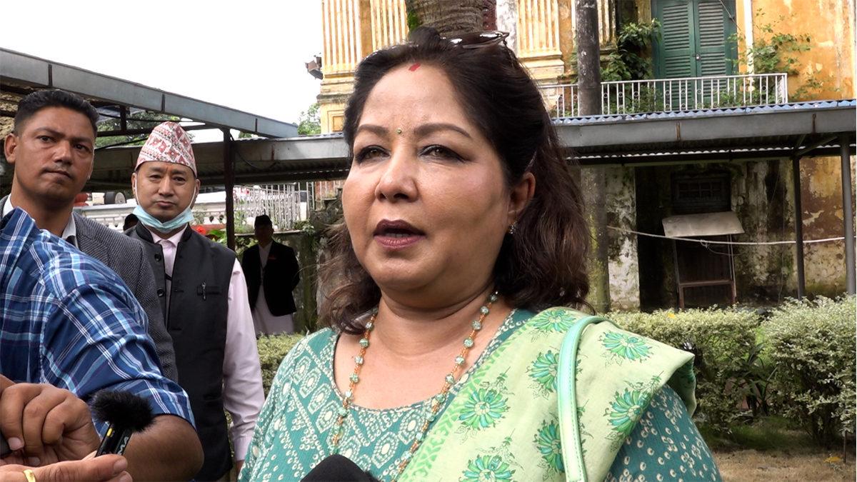 ‘टीकापुरमा ५० हजारमा ३ कट्ठा ७ धुर जग्गा किनेकी हुँ, त्यसमा कुनै विवाद छैन’